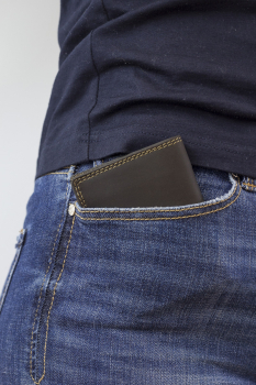 Mini Geldbörse extra dünn ohne Klappe im Hochformat LEAS MCL in Echt-Leder, braun